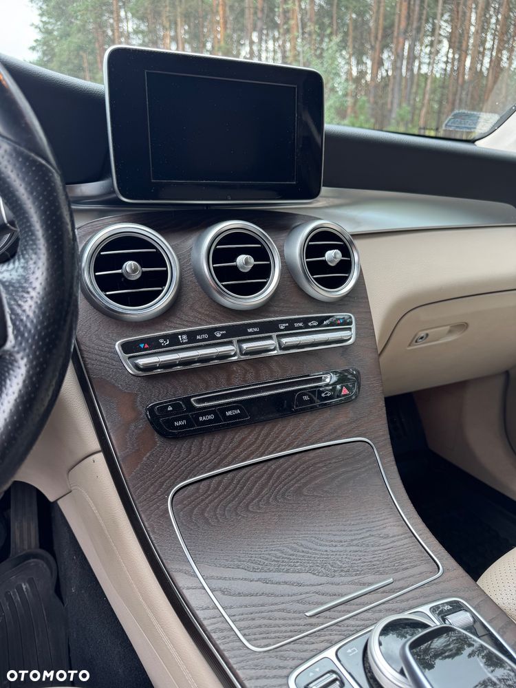 Mercedes-Benz GLC - 12