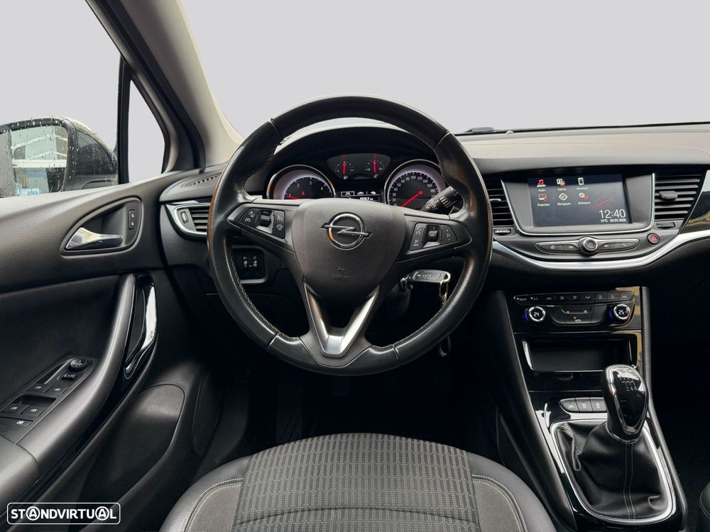 Opel Astra Sports Tourer - 12