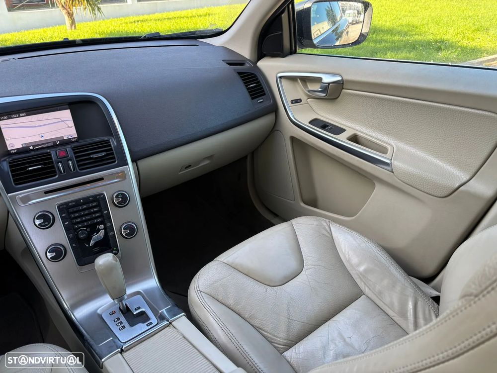 Volvo XC 60 2.0 D3 R-Design Geartronic - 30