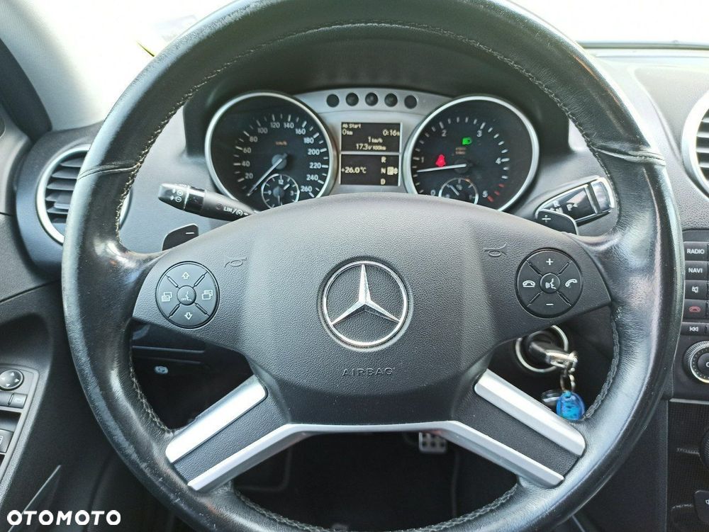 Mercedes-Benz ML - 11