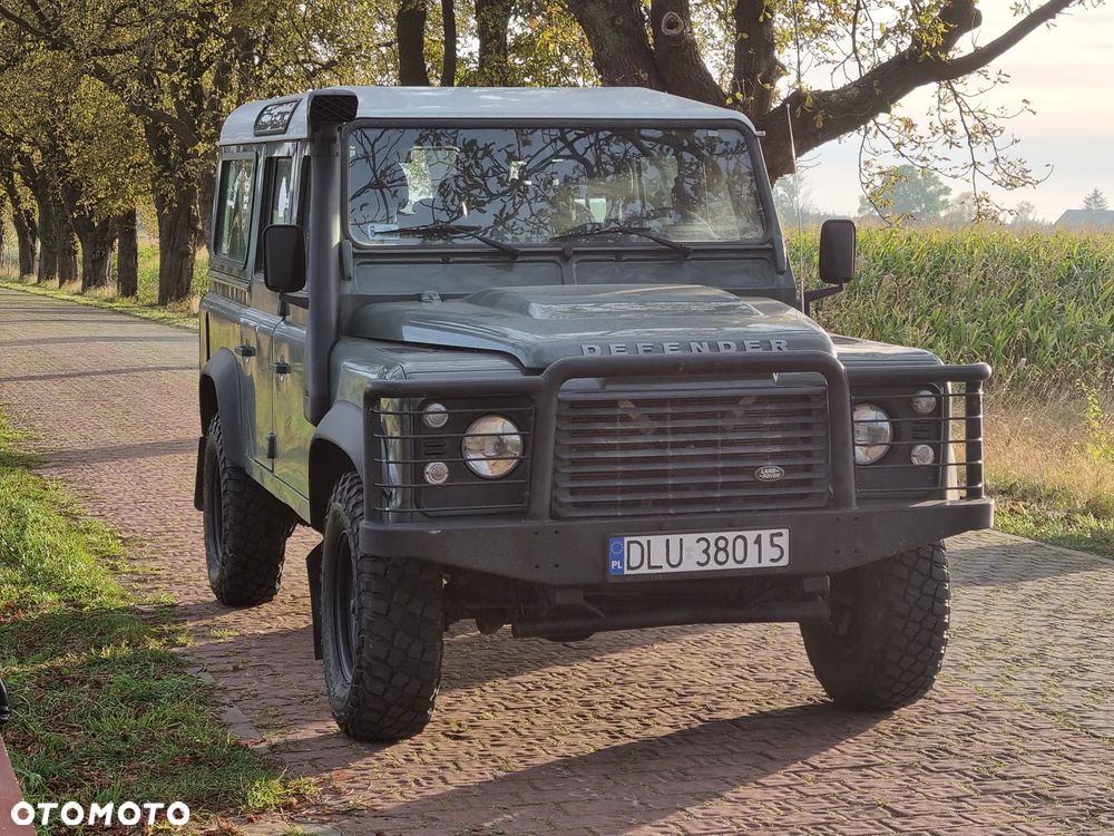 Land Rover Defender - 27