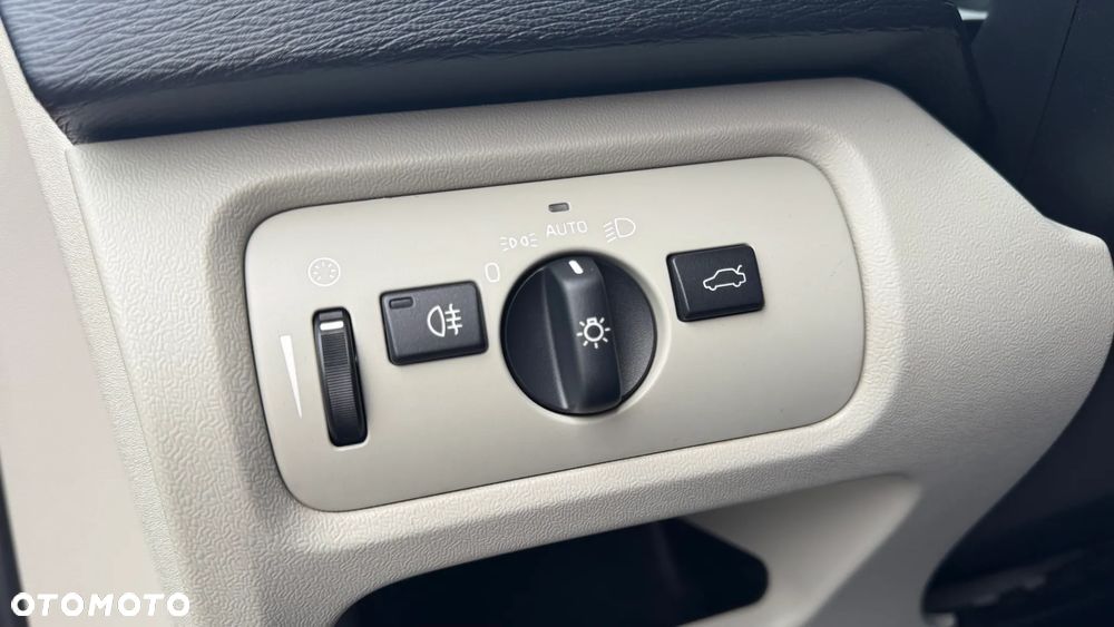 Volvo V40 Cross Country T4 AWD Drive-E Momentum - 30