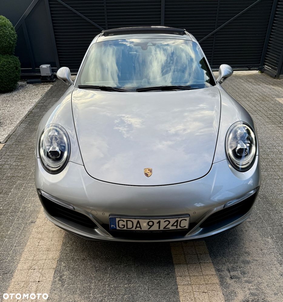 Porsche 911 Carrera 4S - 3