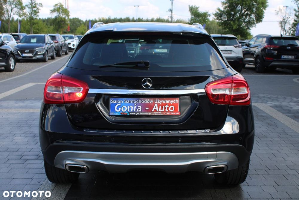 Mercedes-Benz GLA - 15