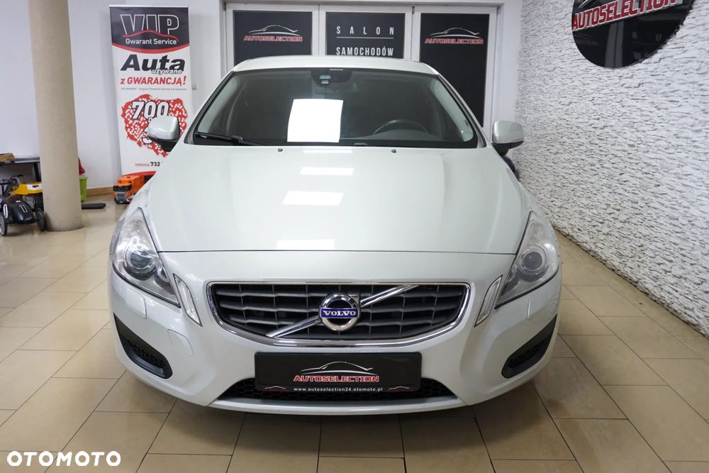 Volvo V60 D4 Geartronic Momentum - 2
