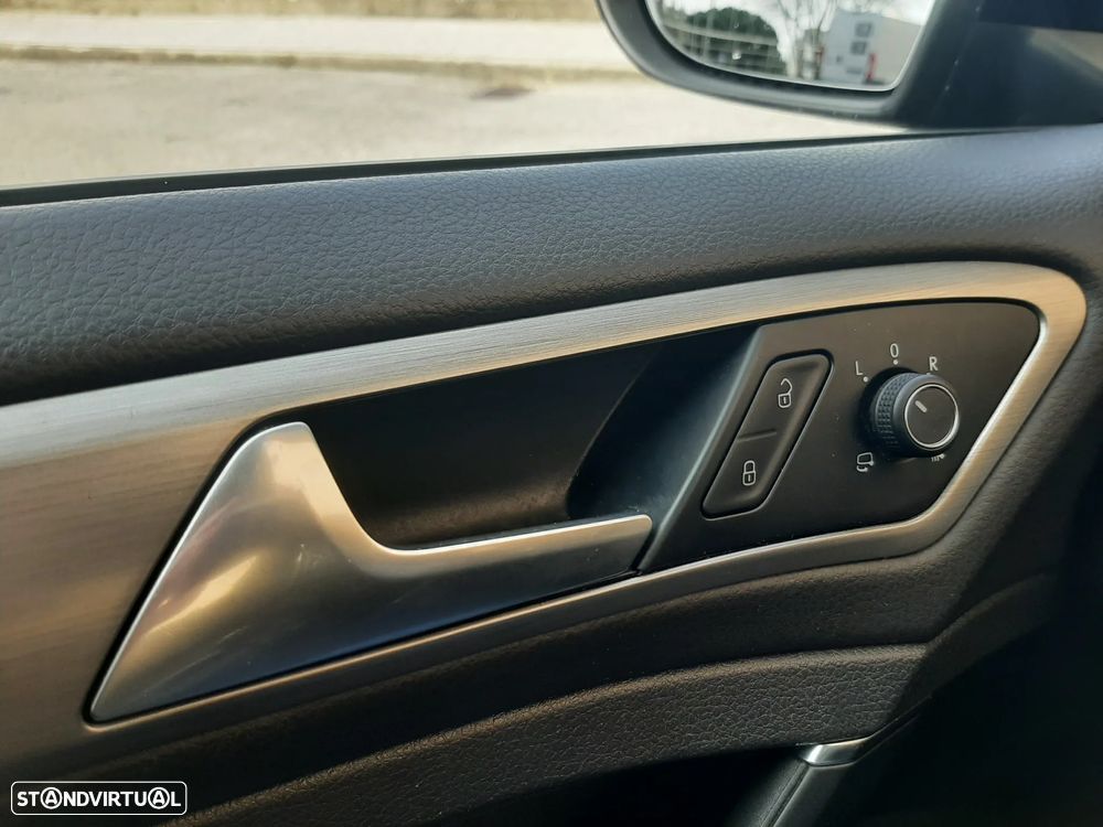 VW Golf 1.6 TDI BlueMotion DSG Comfortline - 29