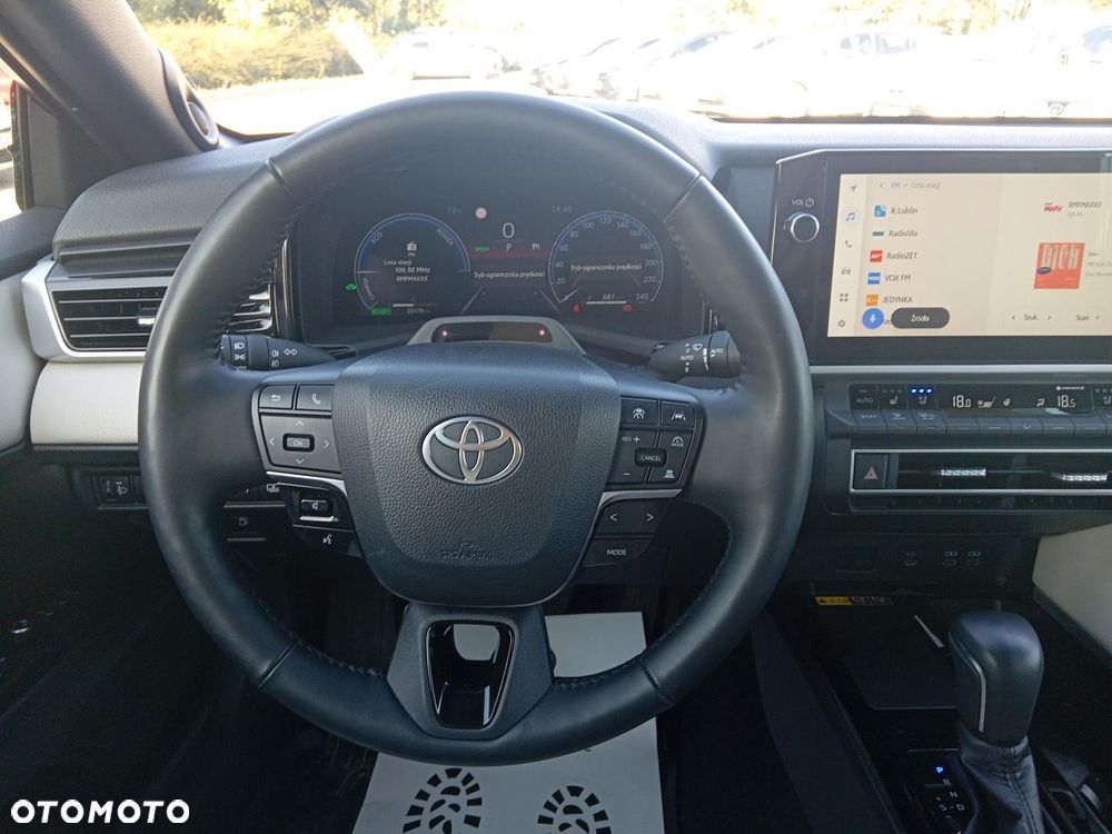 Toyota Camry - 9