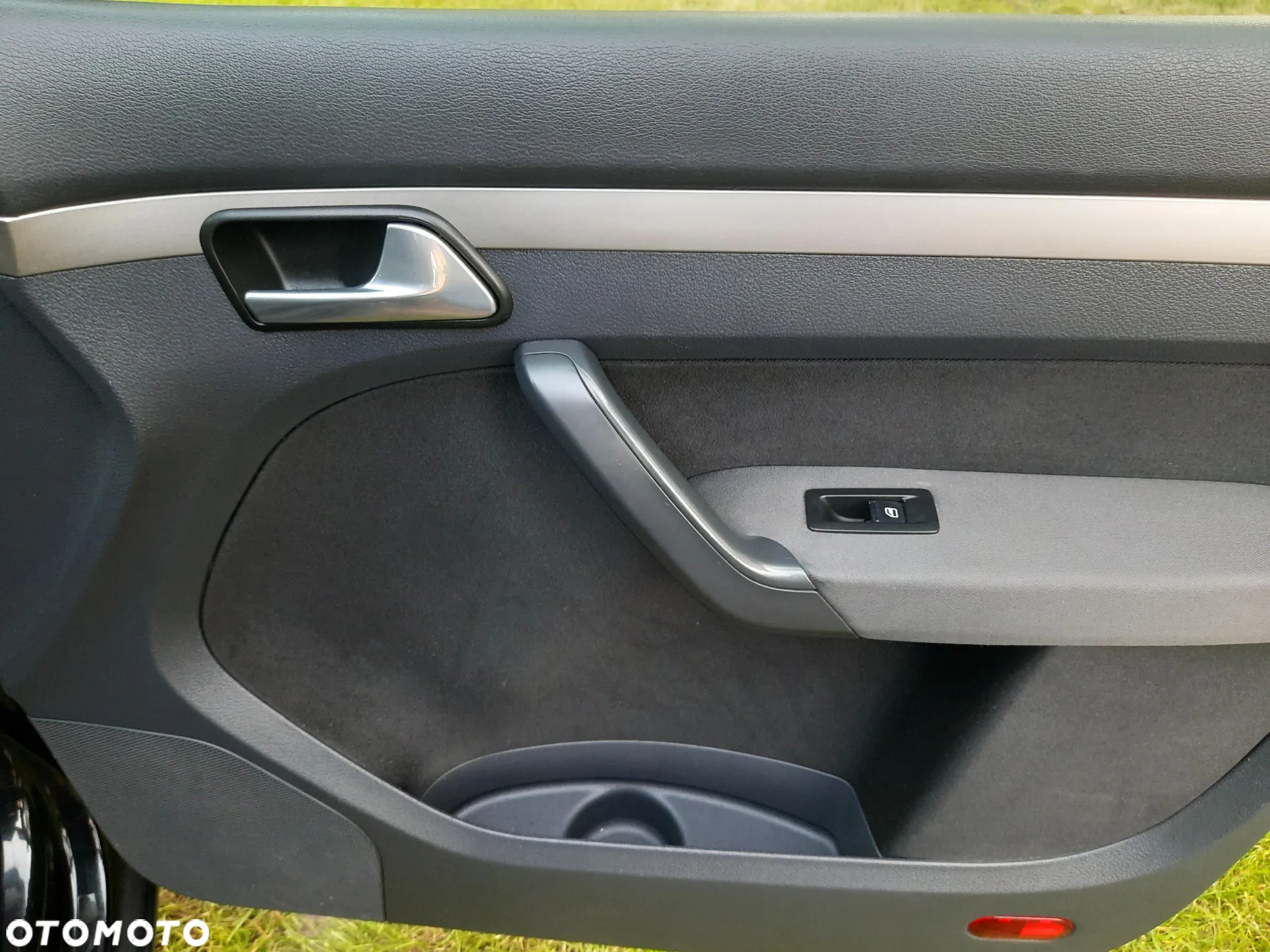 Volkswagen Touran 2.0 TDI DSG United - 24