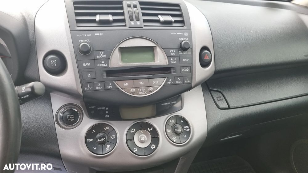 Toyota RAV4 2.2L D-CAT M/T Luxury - 19