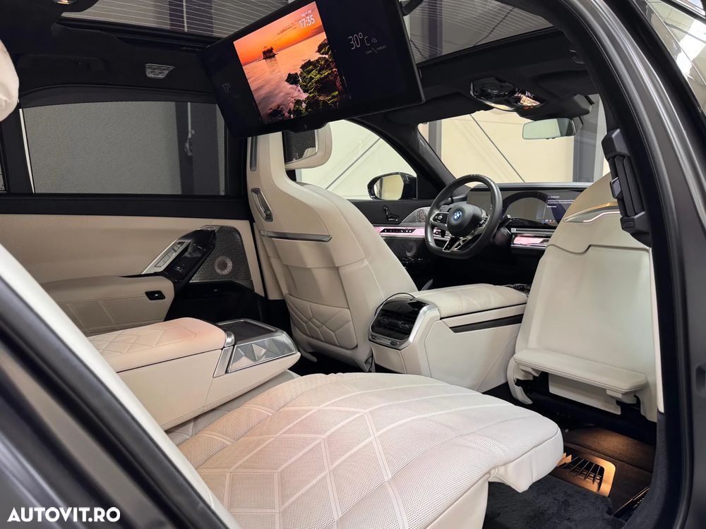 BMW M7 M760e xDrive AT PHEV - 28