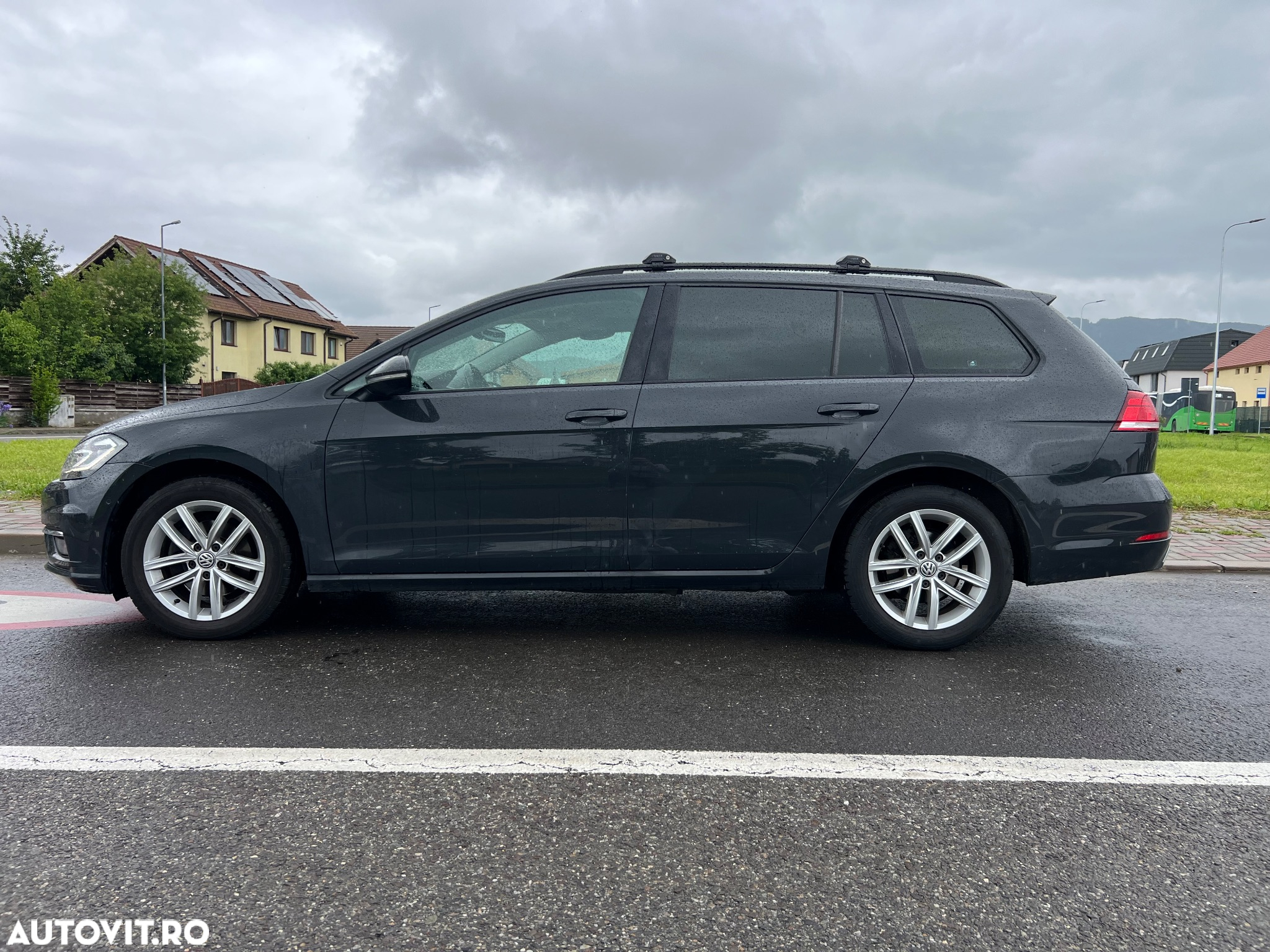 Volkswagen Golf 1.6 TDI DSG Comfortline - 3