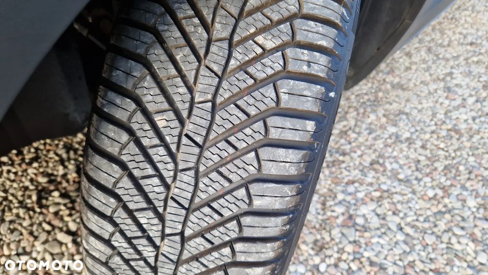 Opel Crossland X 1.2 Innovation - 33