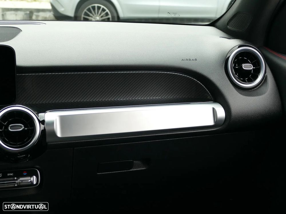 Mercedes-Benz GLB 180 d AMG Line - 33