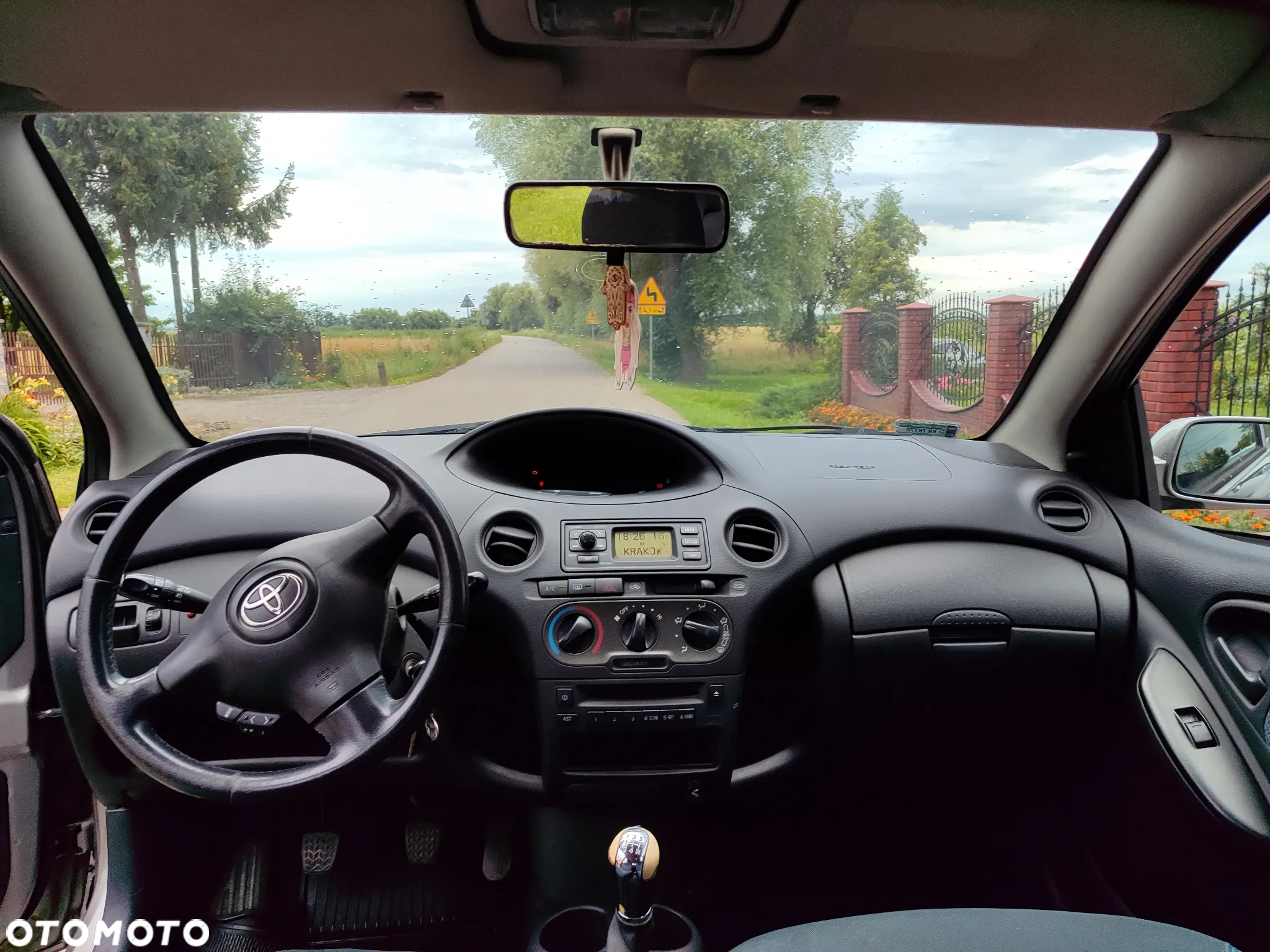 Toyota Yaris 1.0 Luna - 6