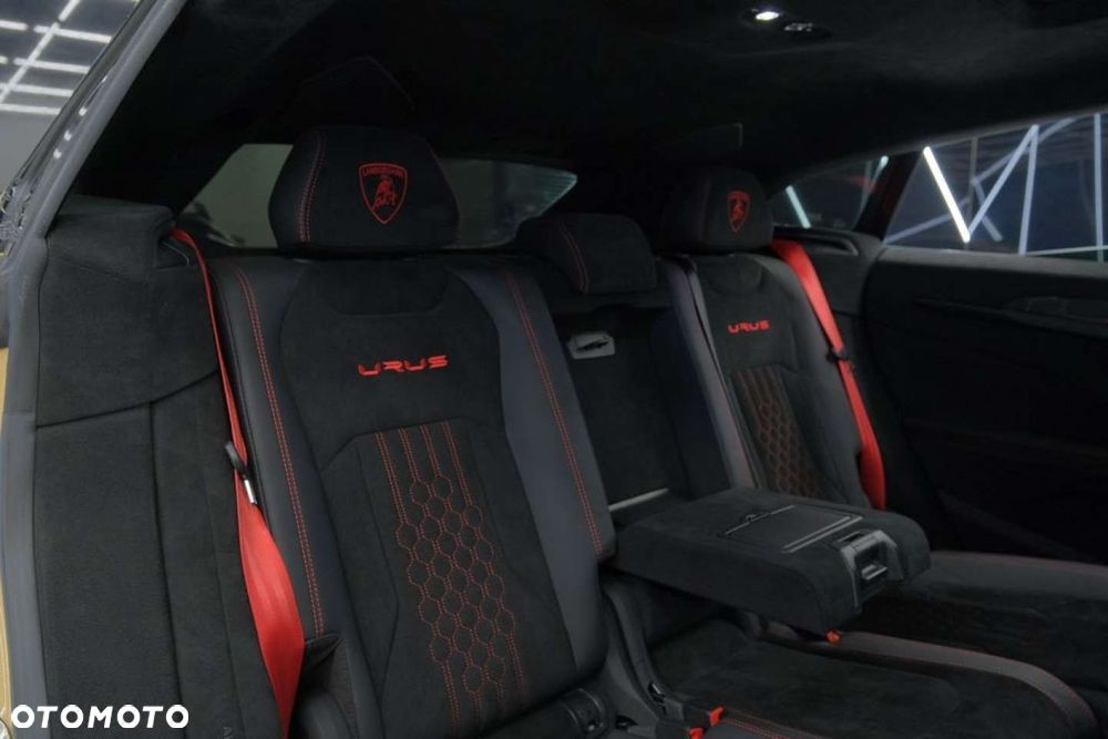 Lamborghini Urus - 25