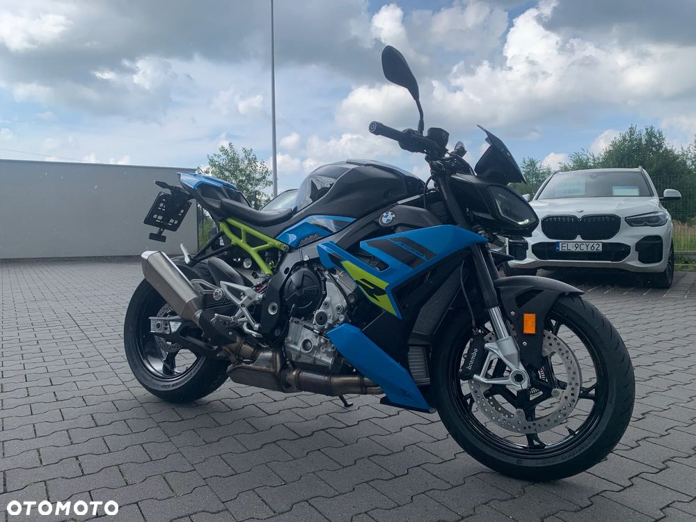 BMW S - 4