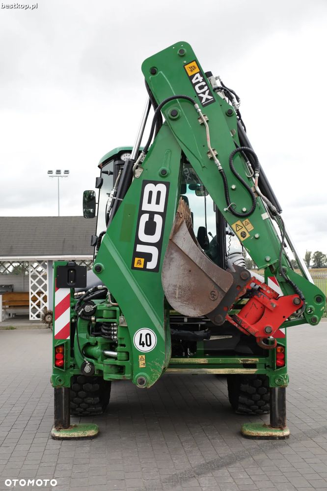 JCB 4CX - 10