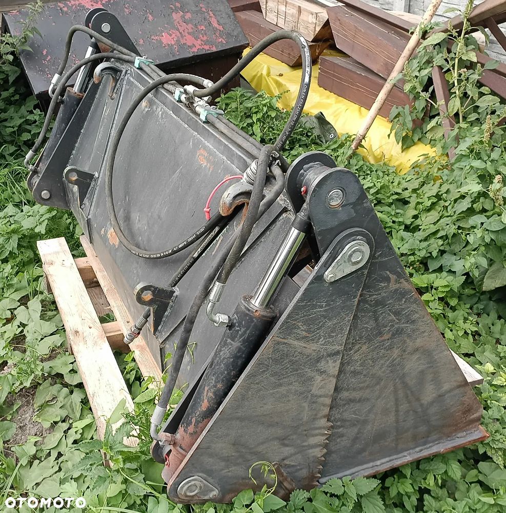 John Deere 5050E - 11