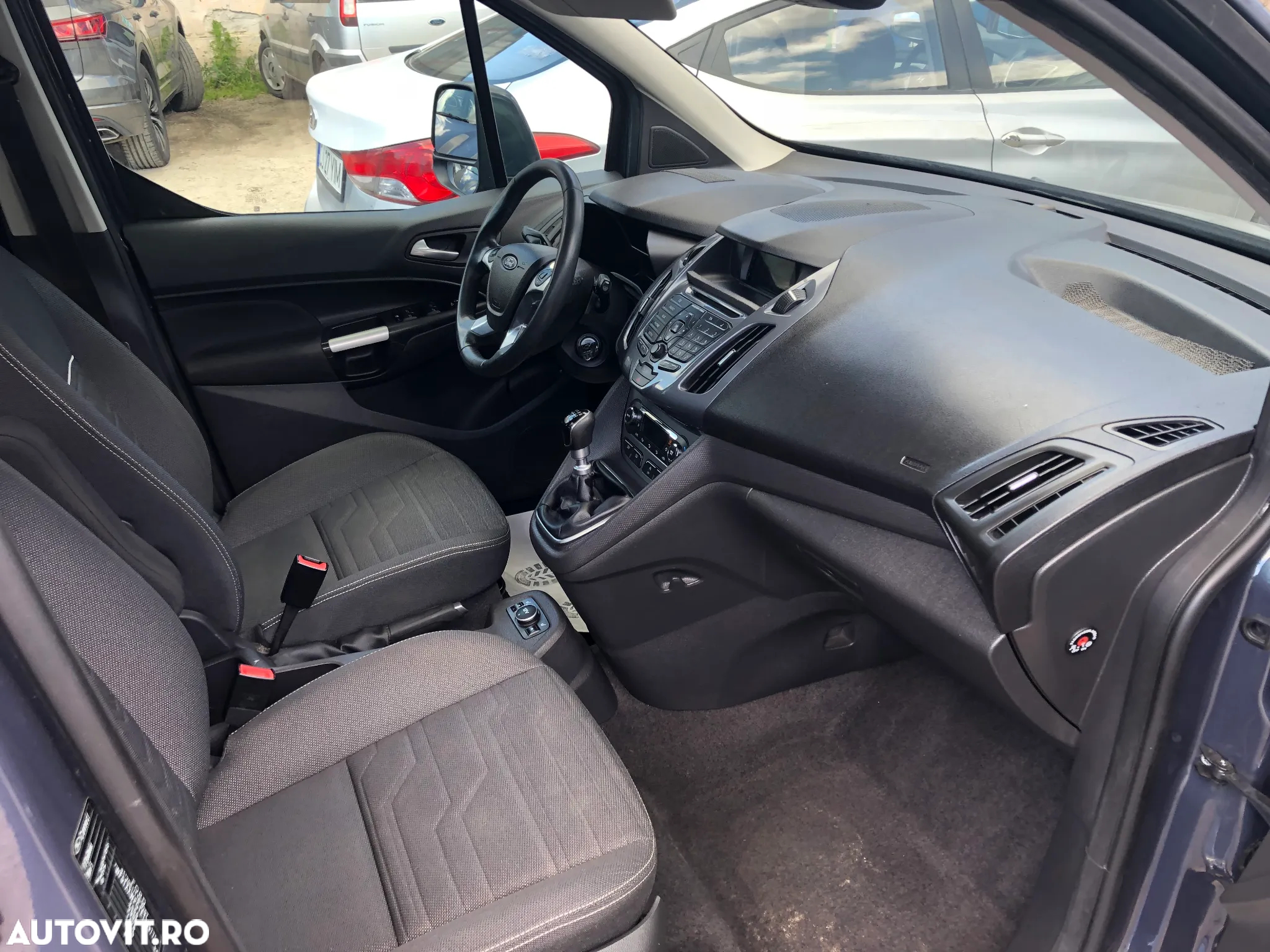 Ford Tourneo Connect - 8
