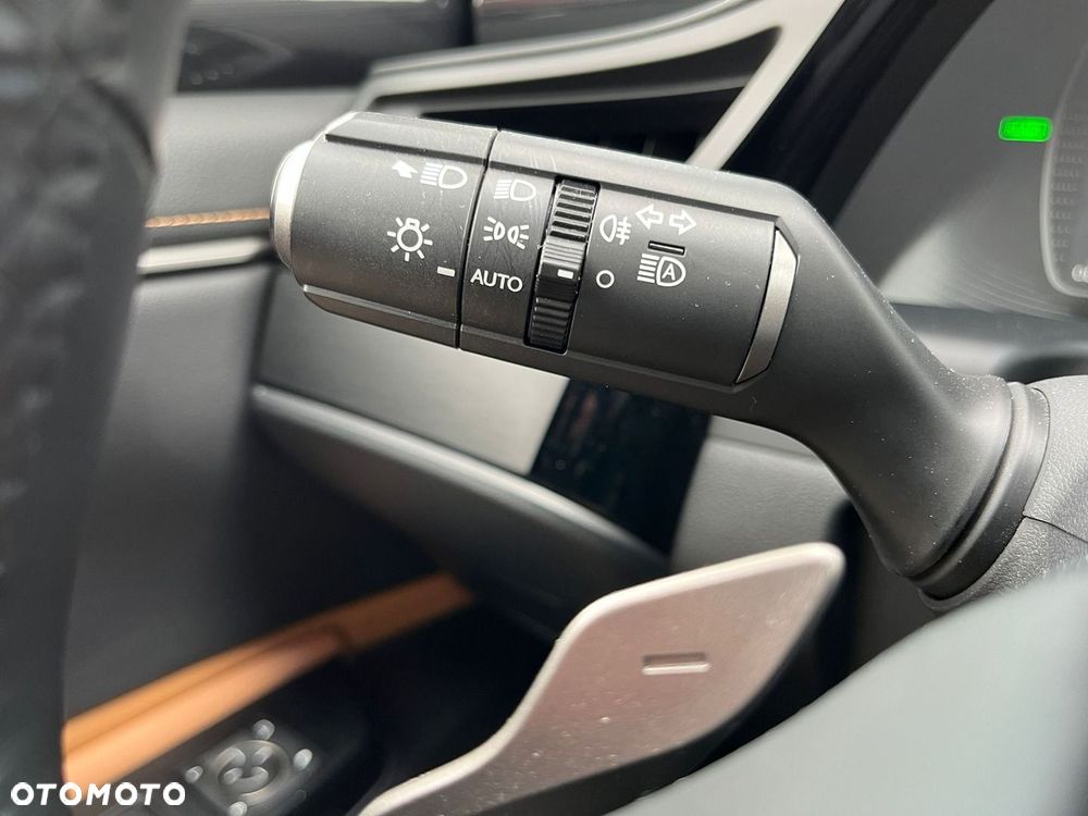 Lexus ES 300h Business Edition - 26