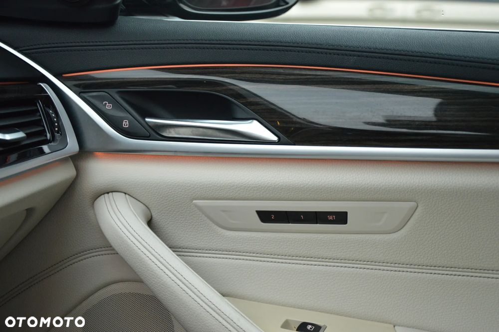 BMW Seria 5 520d xDrive Luxury Line - 26