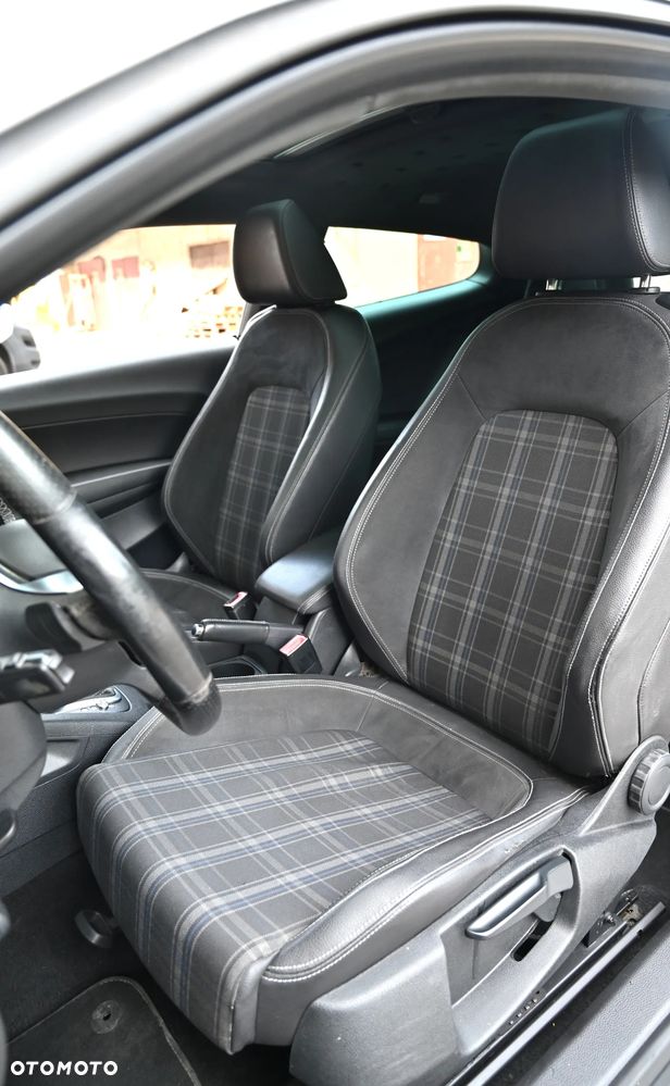 Volkswagen Scirocco - 25