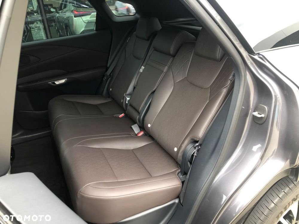 Lexus RX - 7