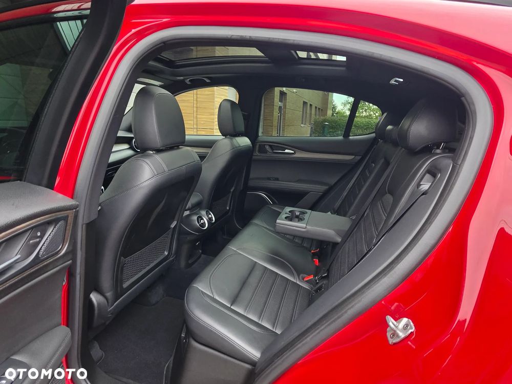 Alfa Romeo Stelvio 2.0 Turbo 16V AT8-Q4 First Edition - 24