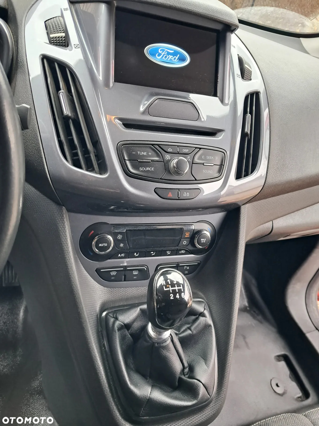 Ford Transit Connect - 9