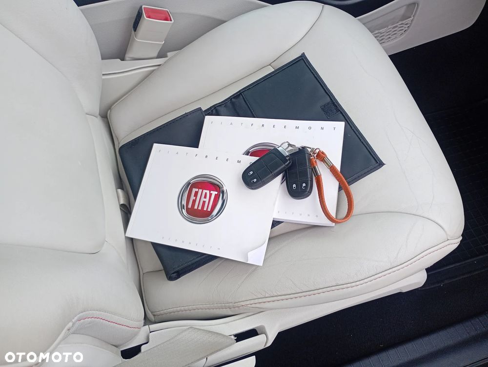 Fiat Freemont 2.0 Multijet 16V DPF Automatik Allrad Lounge - 39