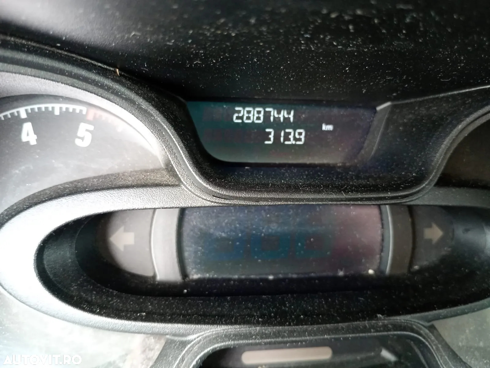 Opel Vivaro - 5