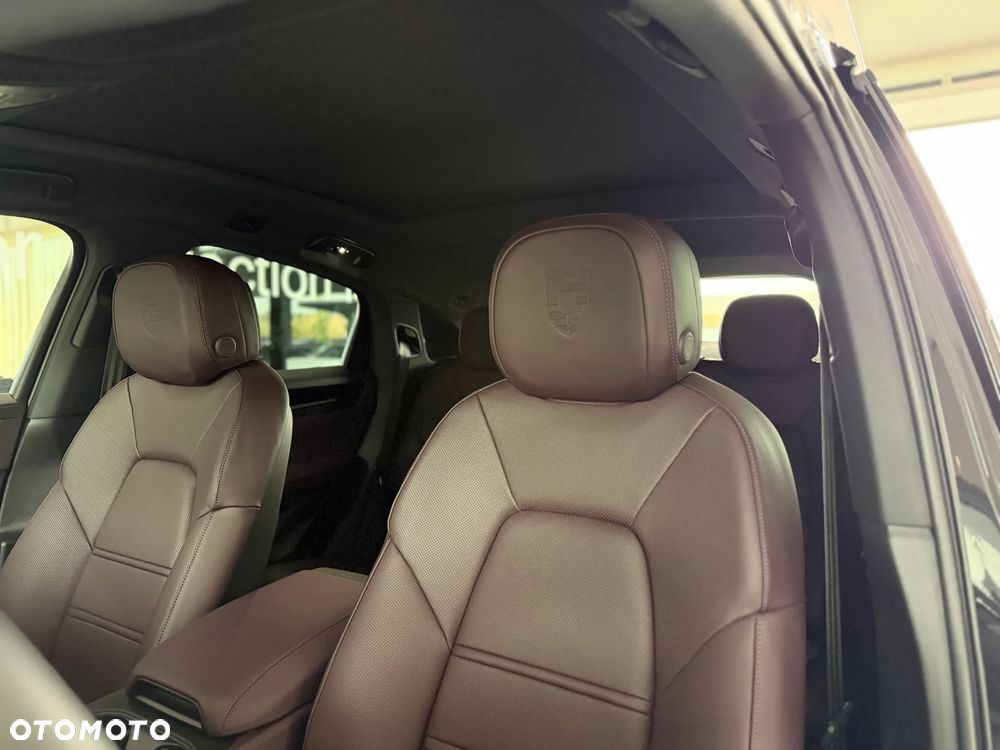 Porsche Cayenne Black Edition - 17