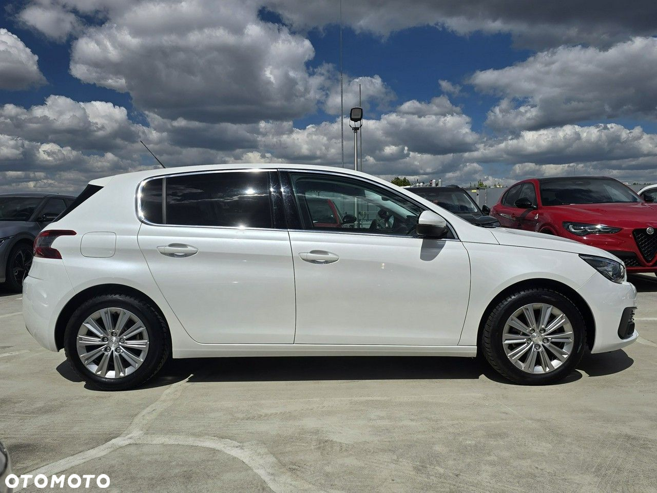Peugeot 308 1.2 PureTech GPF Allure S&S - 10