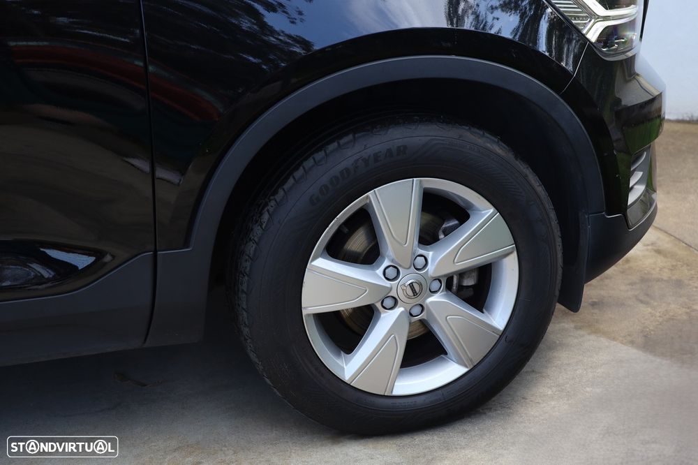 Volvo XC 40 2.0 D3 - 5