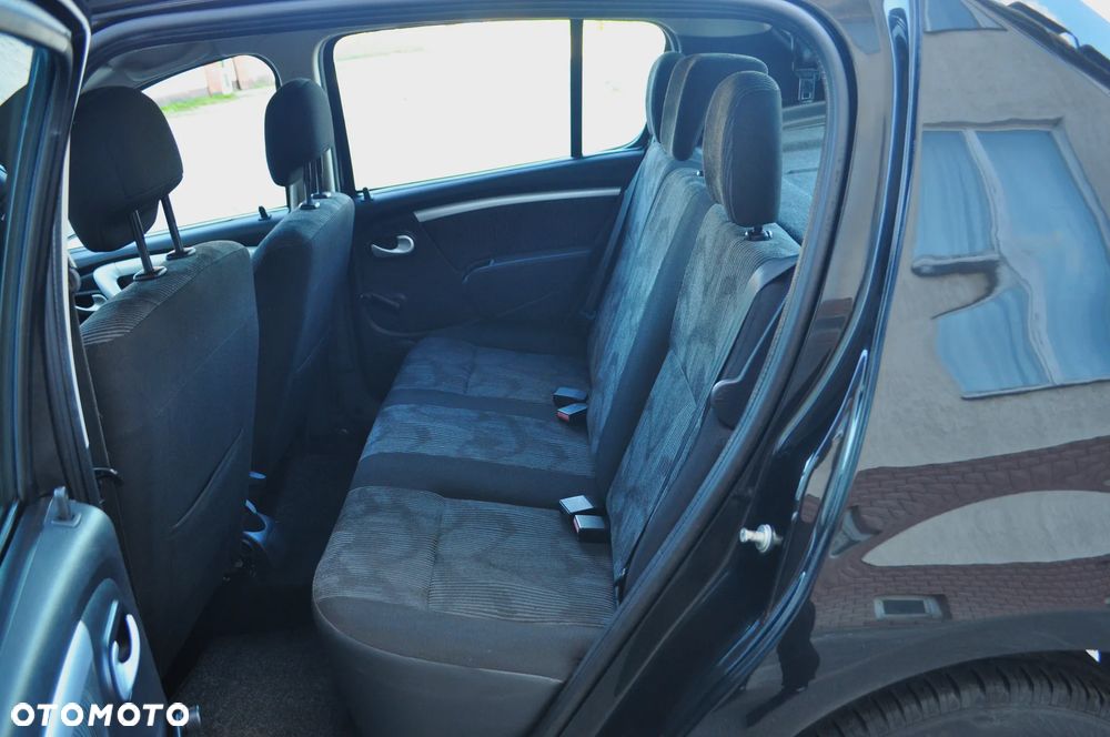Dacia Sandero 1.2 16V - 25