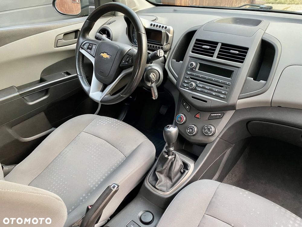 Chevrolet Aveo 1.3 LT - 11