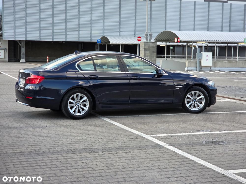 BMW Seria 5 528i xDrive - 8