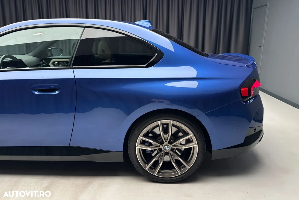 BMW M2 M240i xDrive - 8