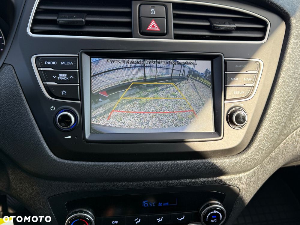 Hyundai i20 1.2 YES Gold - 17