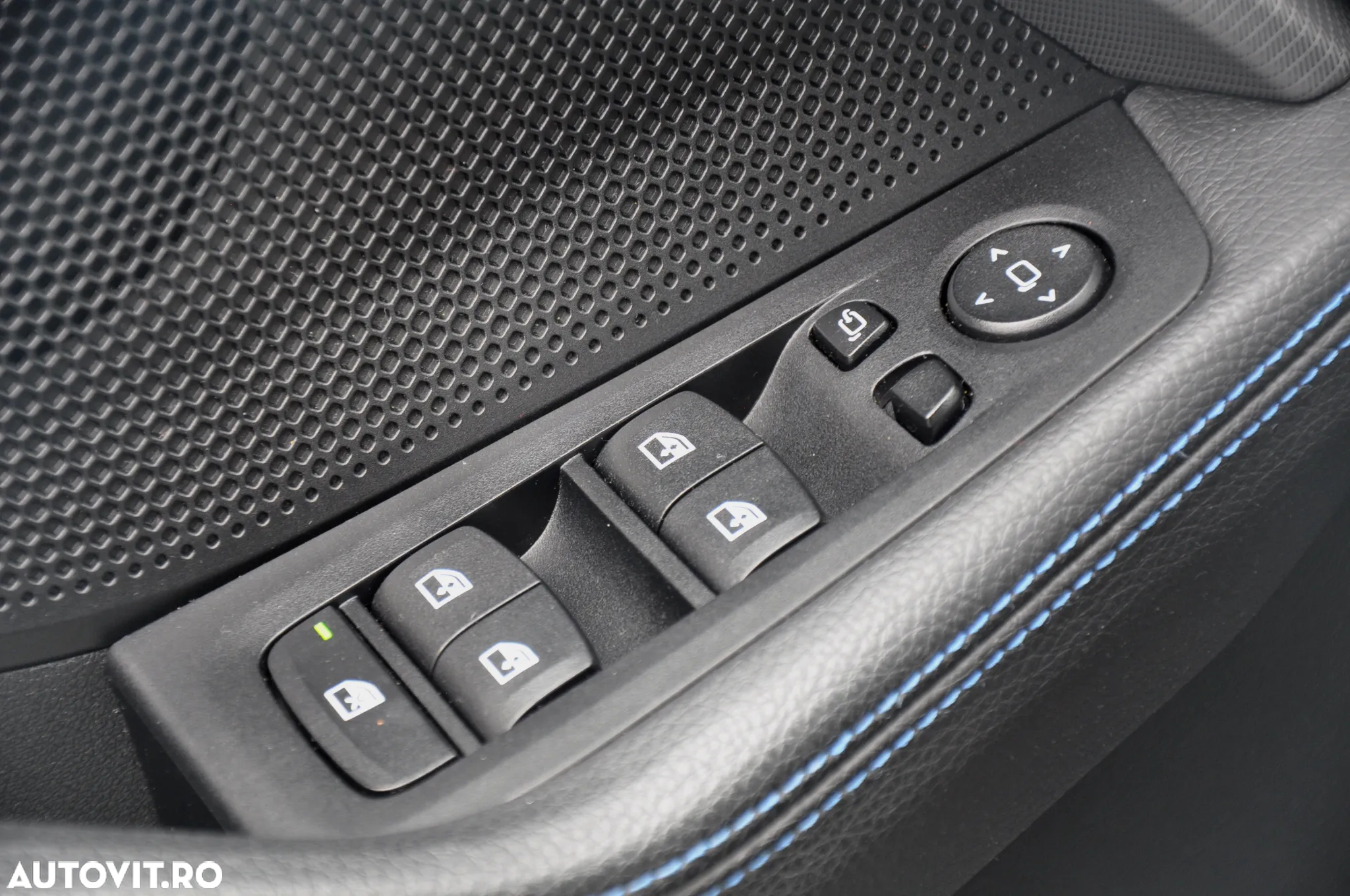 BMW M1 M135i xDrive AT - 19