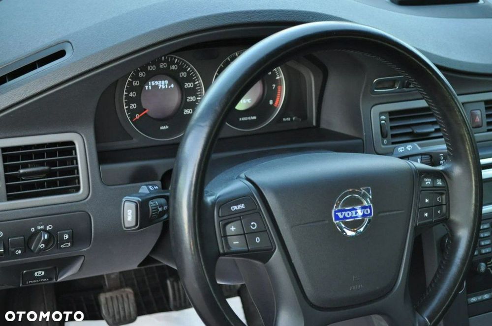 Volvo V70 2.0 - 22