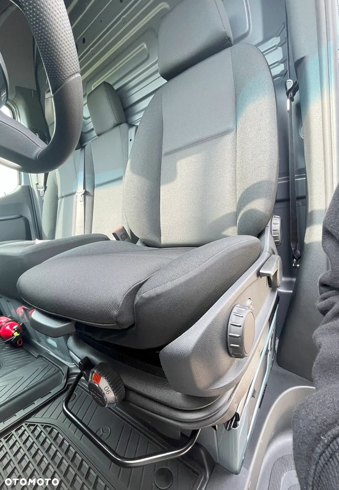 Mercedes-Benz Sprinter - 9
