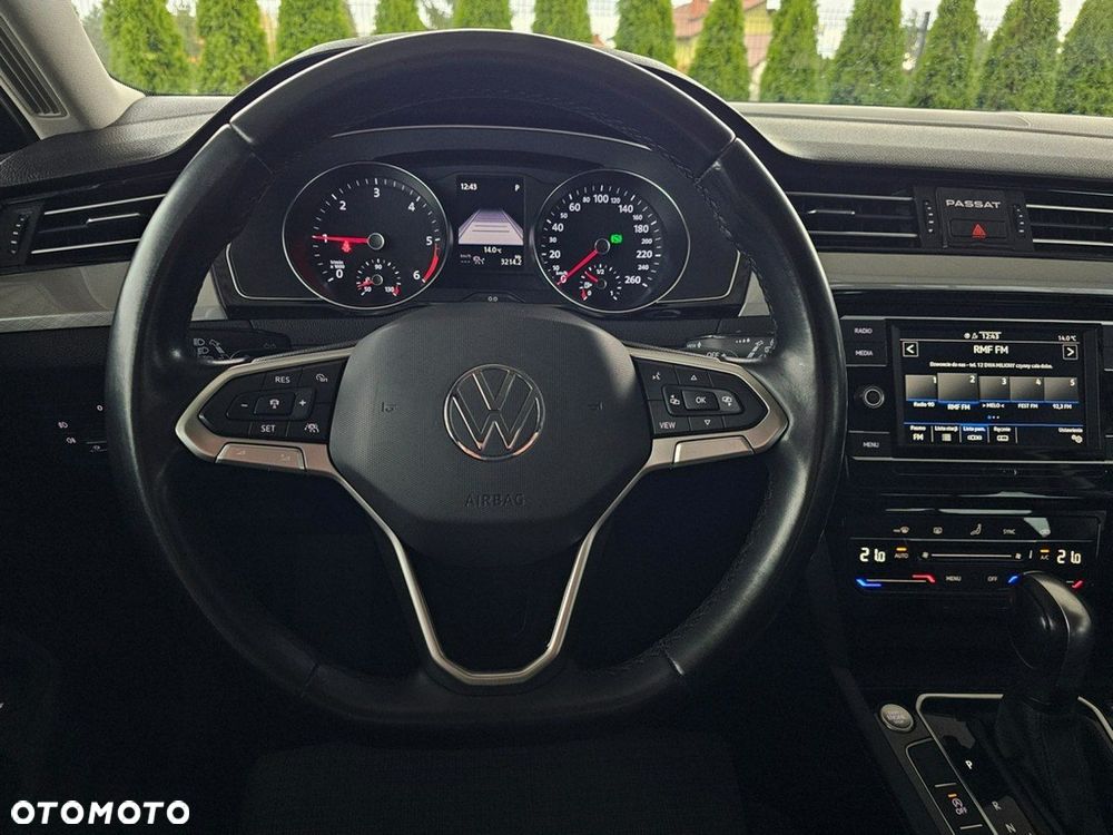 Volkswagen Passat - 15