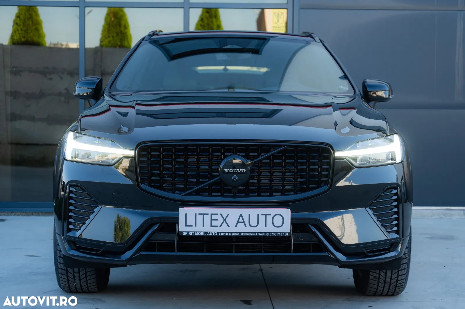 Volvo XC 60 B5 B AWD Plus Black Edition - 3