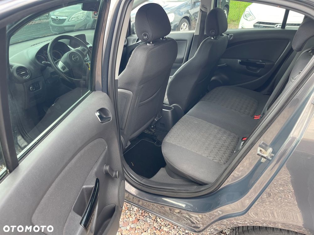 Opel Corsa 1.2 16V Cosmo - 9