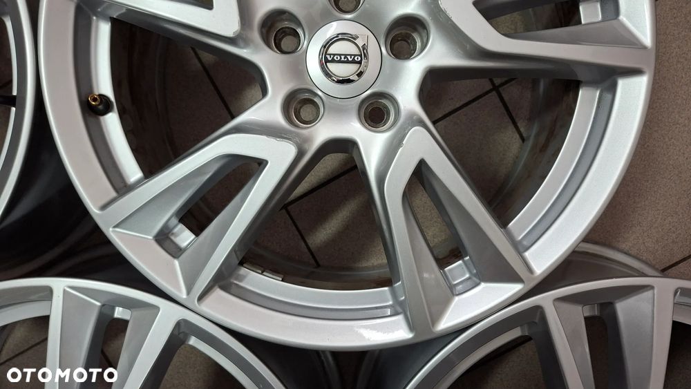 Felgi Aluminiowe 18 Volvo XC 60 5x108 ET 50.5 - 9