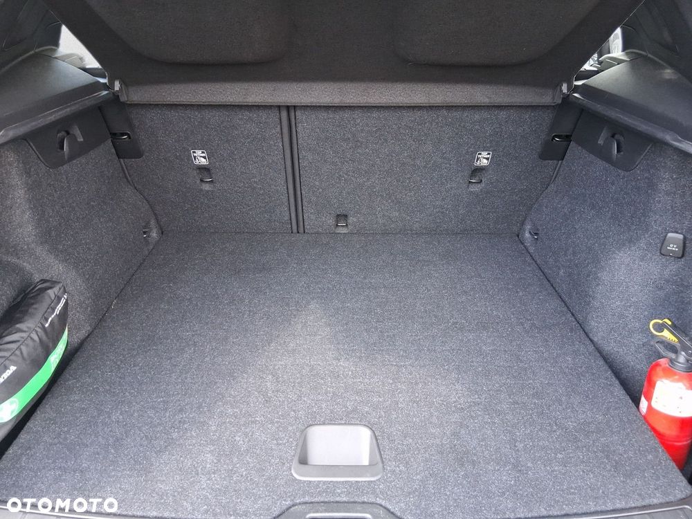 Volvo XC 40 - 18
