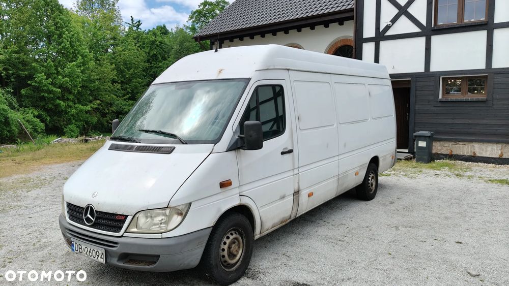 Mercedes-Benz Sprinter - 1