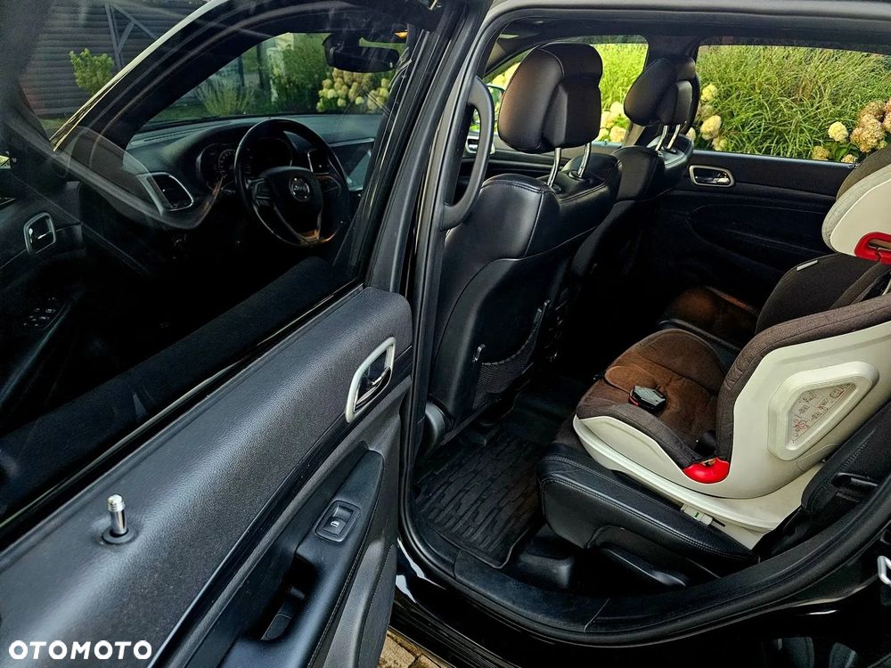Jeep Grand Cherokee - 17