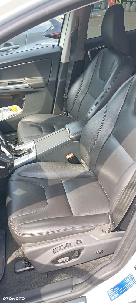 Volvo XC 60 D4 AWD Summum - 4